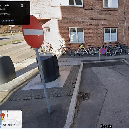 Central Apt With Parking Possibility, Netflix & Near Attractions Århus Exterior foto