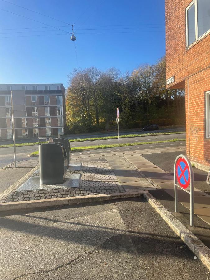 Central Apt With Parking Possibility, Netflix & Near Attractions Århus Exterior foto
