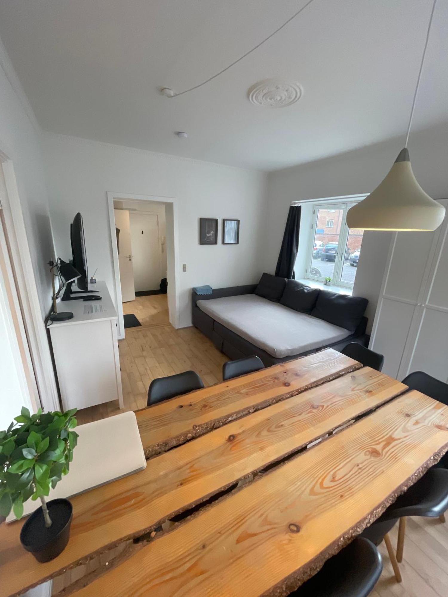 Central Apt With Parking Possibility, Netflix & Near Attractions Århus Exterior foto